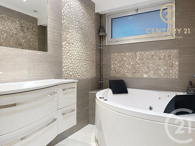 Appartement F4 à vendre - 4 pièces - 100.14 m2 - GRASSE - 06 - PROVENCE-ALPES-COTE-D-AZUR - Century 21 Côté Ouest