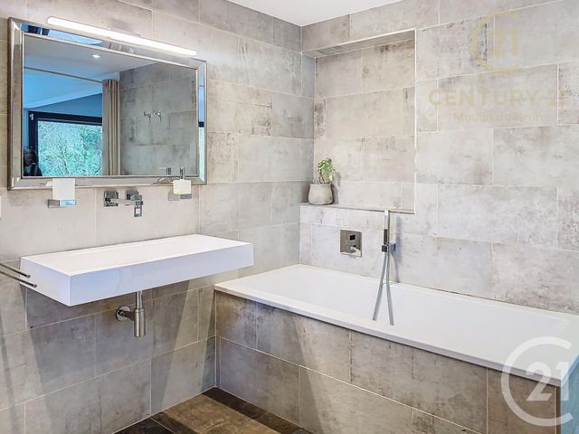 maison à louer - 4 pièces - 135.11 m2 - GRASSE - 06 - PROVENCE-ALPES-COTE-D-AZUR - Century 21 Côté Ouest